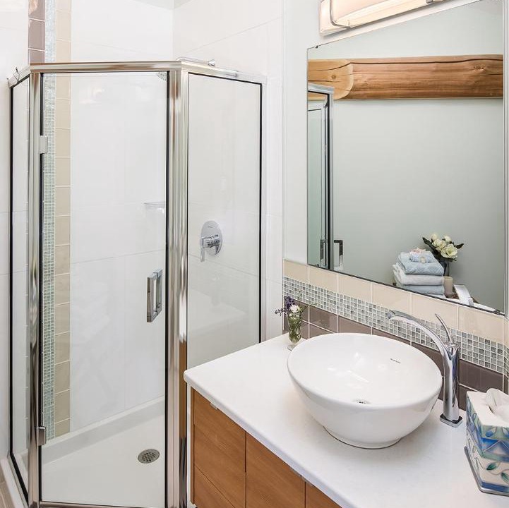 Photo of Bathroom in Harrison Hot Springs