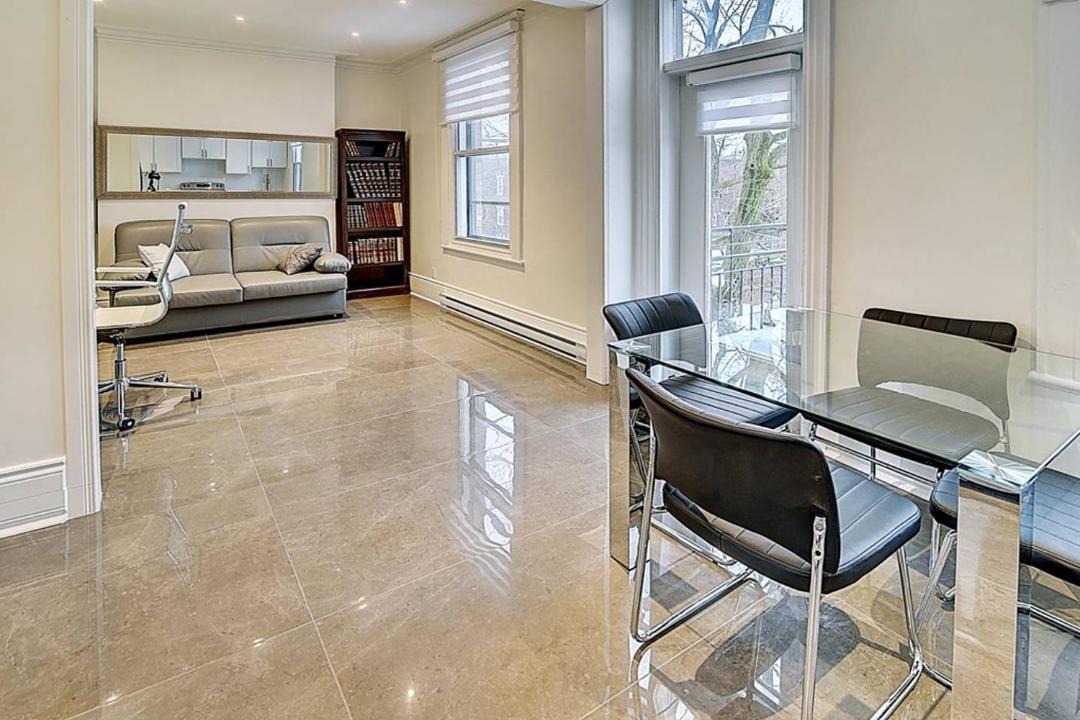 Photo of Livingroom in Outremont