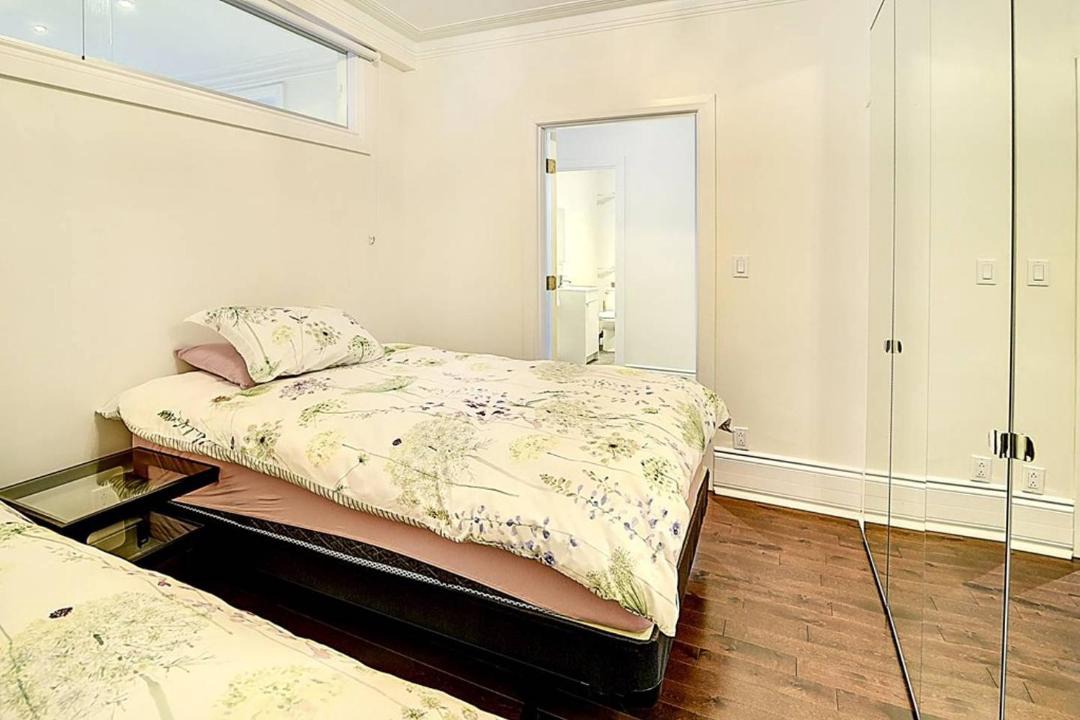 Photo of Bedroom in Outremont