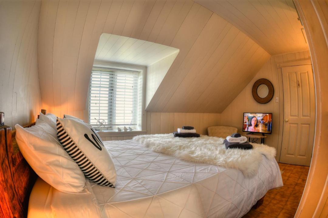 Photo of Bedroom in Port-au-Saumon