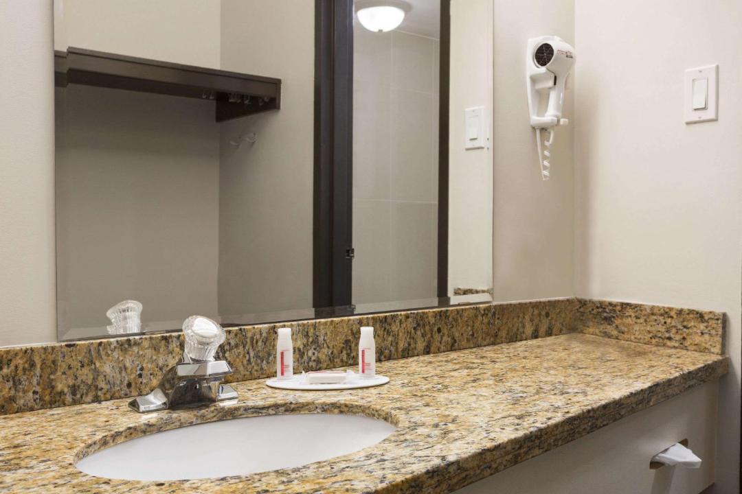 Photo of Bathroom in Saint-Laurent