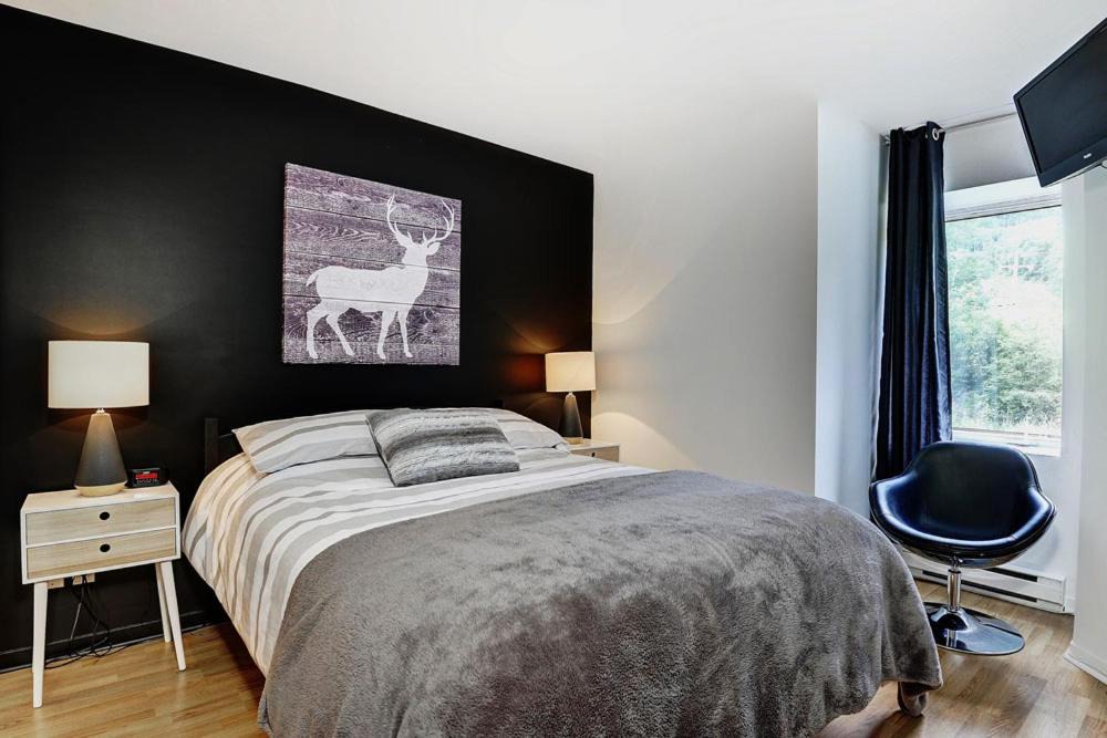 Photo of Bedroom in Stoneham