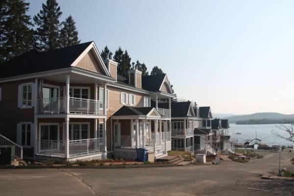 Photo of Buildings in Saint Donat
