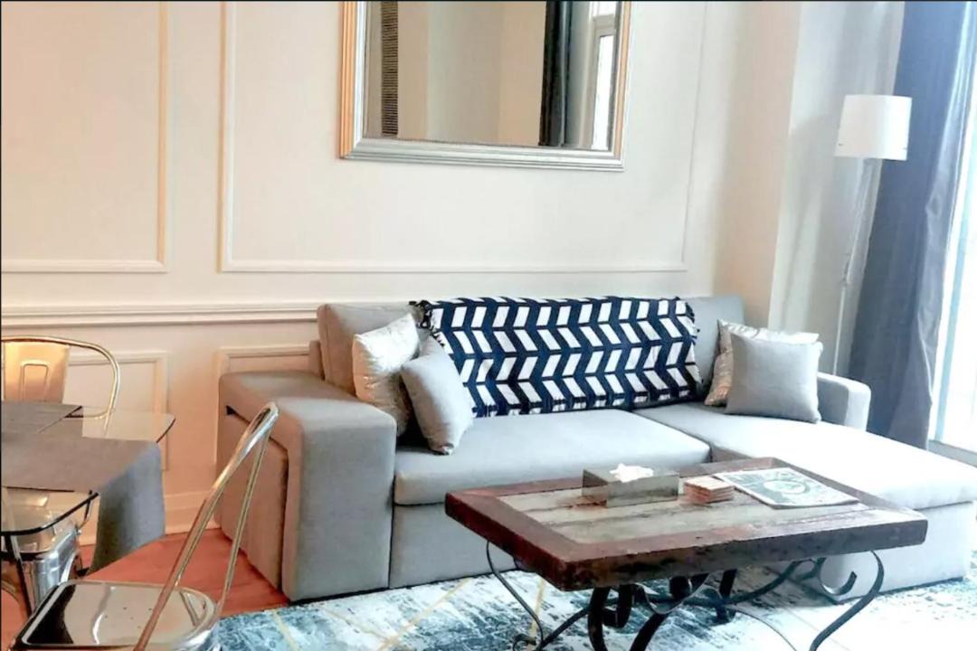 Photo of Livingroom in Church and Wellesley