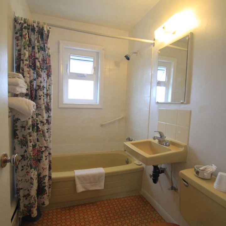 Photo of Bathroom in Port Alberni