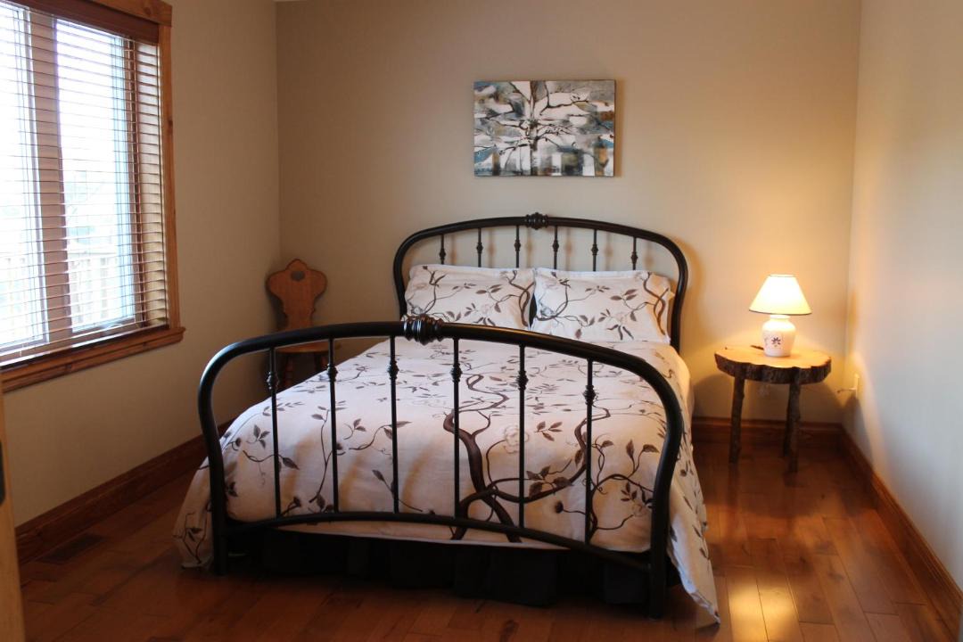 Photo of Bedroom in St-Adolphe-d'Howard