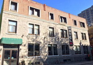 M Montreal Hostel