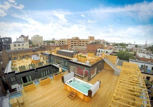 M Montreal Hostel