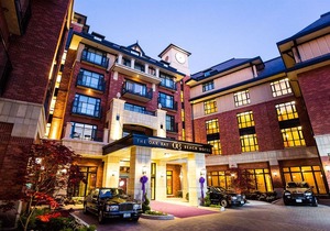 Oak Bay Beach Hotel