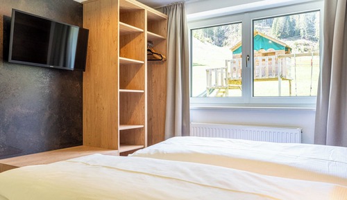 Deluxe Apartment, Multiple Beds, Mountain View