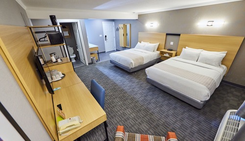 Standard Suite, Multiple Beds (No Pets)