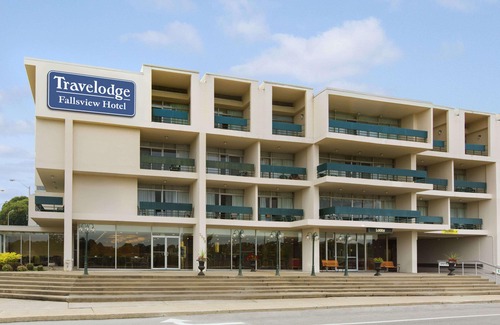 Niagara Falls Hotel | Travelodge by Wyndham Niagara Falls Fallsview