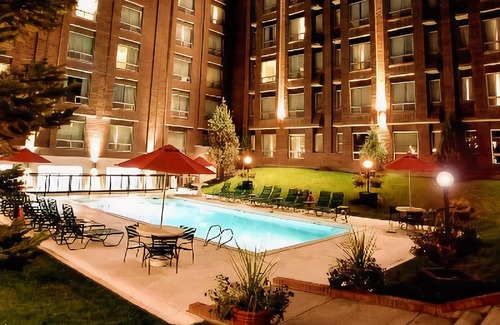 Southeast Calgary Hotel | Hotel Blackfoot