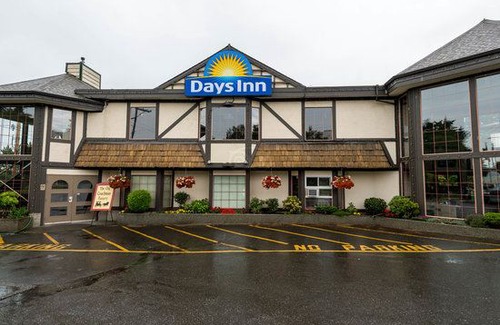Gorge -Tillicum Area Hotel | Days Inn by Wyndham Victoria Uptown
