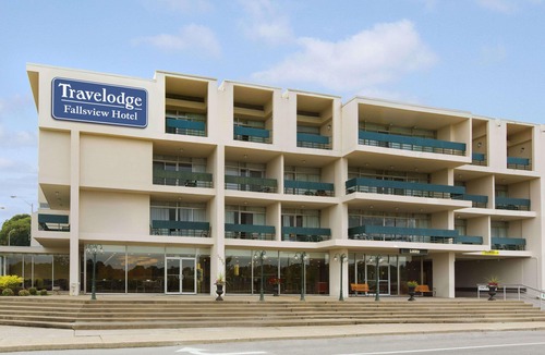 Niagara Falls Hotel | Travelodge by Wyndham Niagara Falls Fallsview