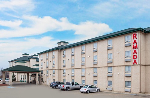 Red Deer Hotel | Ramada by Wyndham Red Deer Hotel & Suites