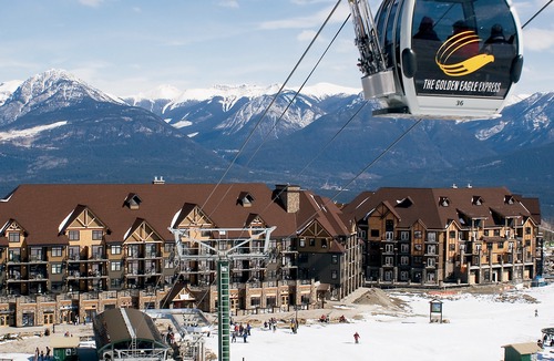 Golden Hotel | Glacier Mountaineer Lodge