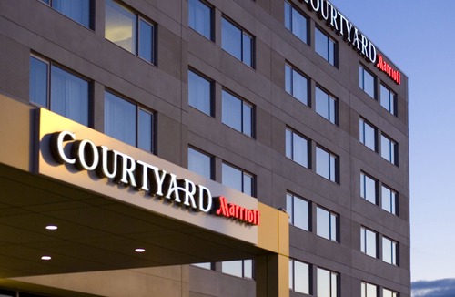 Saint-Laurent Hotel | Courtyard by Marriott Montreal Airport