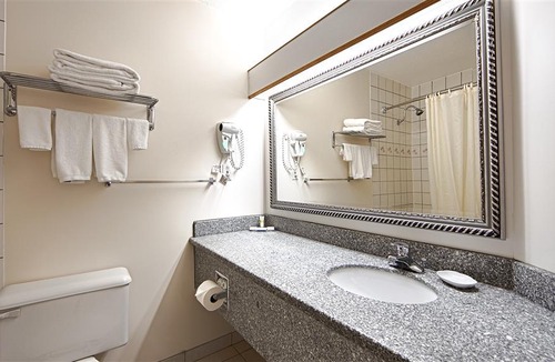 Quesnel Hotel | Tower Inn and Suites