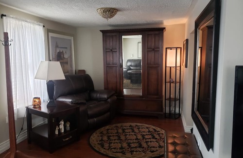 Crystal Beach Cottage | Beautiful Cozy Cottage a Mere 10 Minute Walk to the Scenic Shores of Lake Erie!