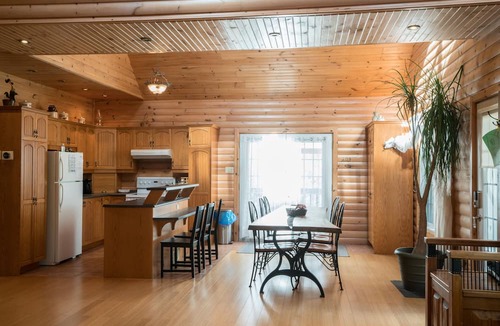 Blue Sea Cottage | Spacious, Cozy Waterfront Cottage with Hot-tub and Sauna in Beautiful BlueSea QC