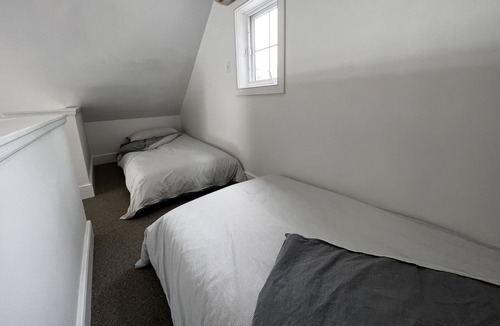 Adjala-Tosorontio Other | The MEADOWLARK Guest house | Character-filled farm guest house on 8 acre