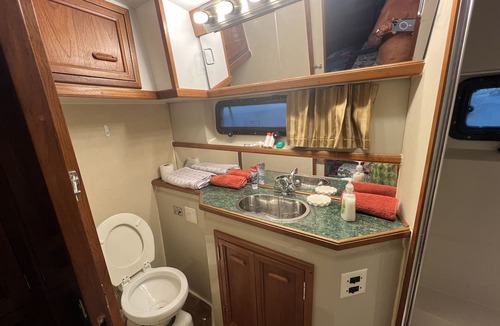 The Archipelago Boat Rental | Georgian Bay, Pointe au Baril, Hole in the Wall, YACHT, 2 Queen Suites, Sleeps 8