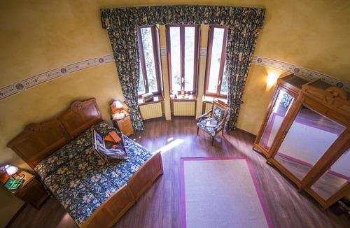 Santa Maria del Monte Hotel | Hotel Al Borducan