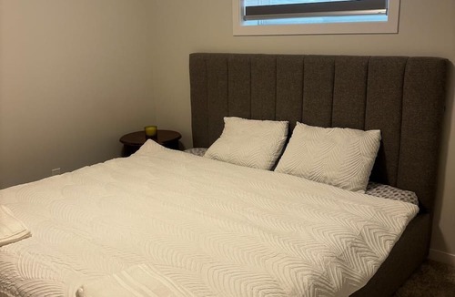 Airdrie House | New Basement Suite in Airdrie Near Calgary Airport with Private Entrance