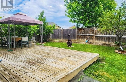 Alcona House | Charming 3-bedroom house in pleasant Innisfil with AC, WiFi.