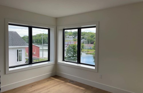 Dartmouth House | Beautiful 3 bedroom by Lake Banook!