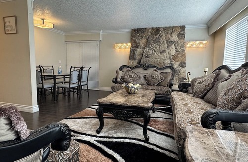 Richmond House | Private bedroom with AC,Private washroom,close to YVR airport-Cambie Palace