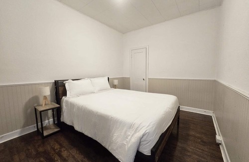 Moose Jaw Apartment | Best Airbnb in MJ Sleeps 2 Parking Coffee