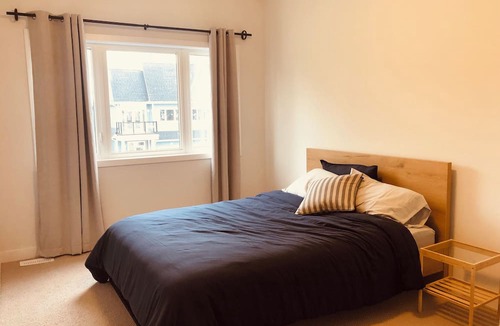 Wellington House | Modern, spacious and new home in Wellington - walking distance to all amenities!