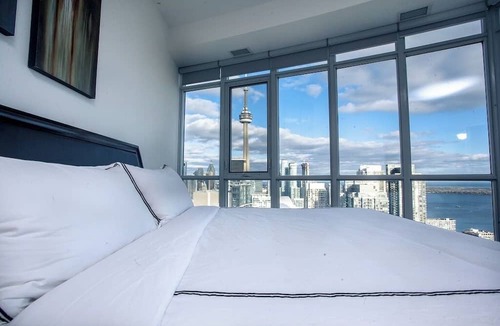 CityPlace Apartment | City/Lake view 2-storey condo w/parking