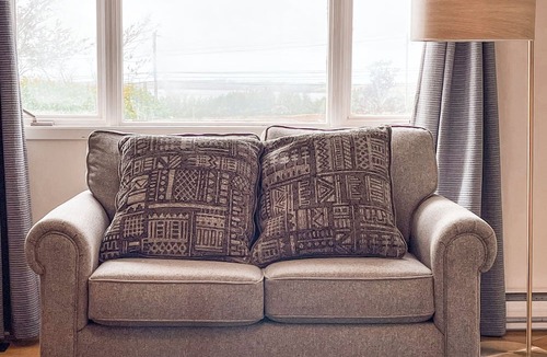 Naufrage Apartment | Waterview 10 min to Greenwich Park bikes, close to trails 5 min to spa & golf!