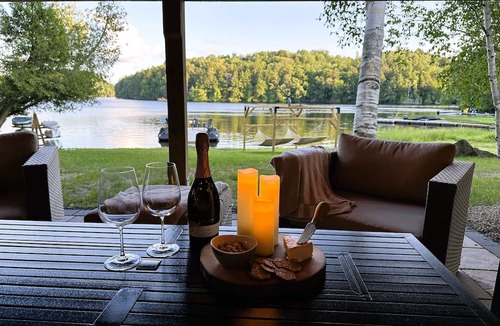 Utterson Cottage | Lakeside Muskoka Haven! Premier Luxury Cottage with Sauna & Muskoka Room