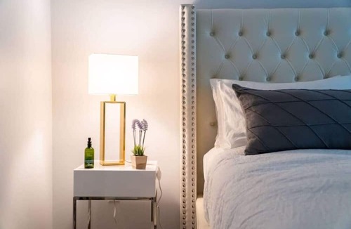 Fort York Condo | Luxury Suite with Free Parking and Private Balcony