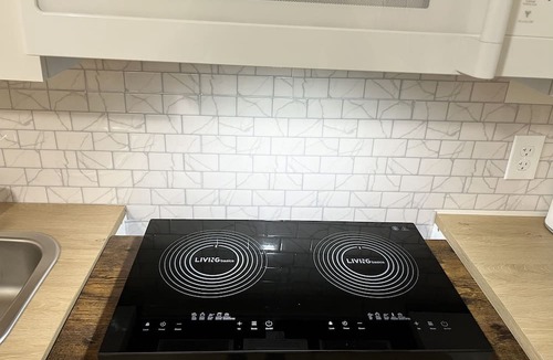Moncton Apartment | 50% off Monthly bookings & 20% of Weekly. New Cozy Apartment w/ Private Entrance