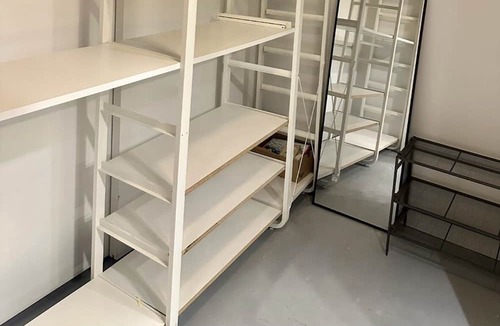 Chinatown Apartment | Cozy Master Suite Room in Gastown Vancouver