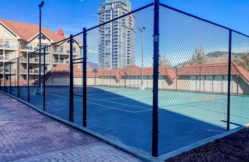 North End Apartment | Beachfront condo in great location with hot tub, pool, sauna, gym, beach views