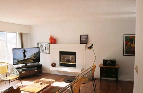 Squamish House | Home away from Home; Chief Mountain View retreat.