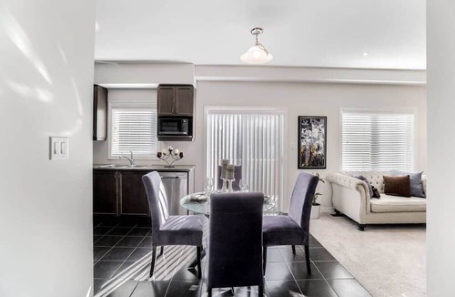Brantford House | Spacious Comfort: 4 Bedroom Home For Modern Living