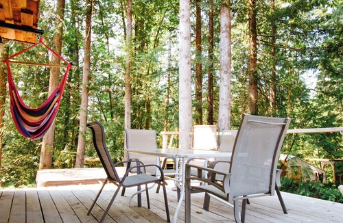 Sproat Lake House | Country home at BC's Best Lake! Hot tub, nature views and lake access.