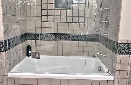 Dundarave Bed & Breakfast | Suite Smart West Van