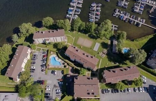 Magog Apartment | Condo Le Memphré *Bord de Lac*