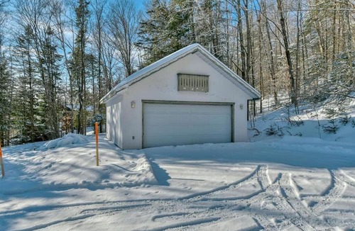 Les Pays-d'en-Haut Regional County Municipality Ski Chalet | 4 Br Luxury St-Sauveur Chalet & Pool, Swim Spa, fireplace, close to Ski resort