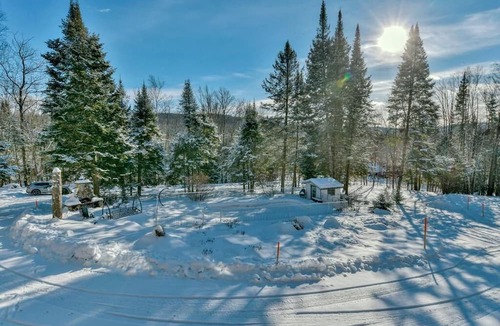 Les Pays-d'en-Haut Regional County Municipality Ski Chalet | 4 Br Luxury St-Sauveur Chalet & Pool, Swim Spa, fireplace, close to Ski resort
