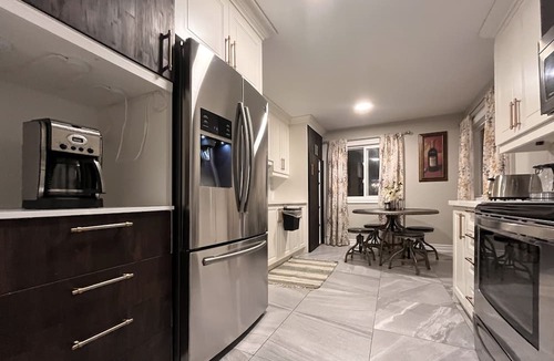 Pickering House | Stylish 3bdrm, 2bth house with 2 parking House