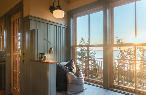 Lunenburg County Apartment | Shackup Tower - 30 ft in the air & hot tub